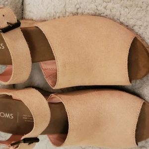 Tom's wedge peep toe heels